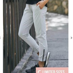 Zyia Everywhere Zipper Jogger NWOT